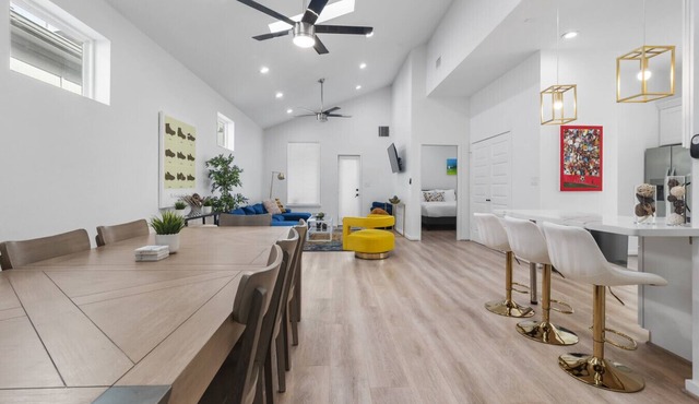 Spacious 7BR/7BA Home Retreat Central Houston