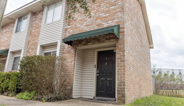 Spacious & Cozy Getaway in Gonzales – Home Away From Home