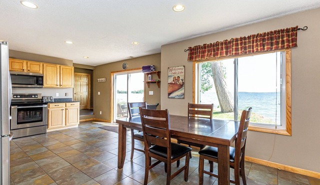 Spacious Duplex on Sandy, Private Beach! 5 Bedroom - 3.5 Bath MN Lake Cabin