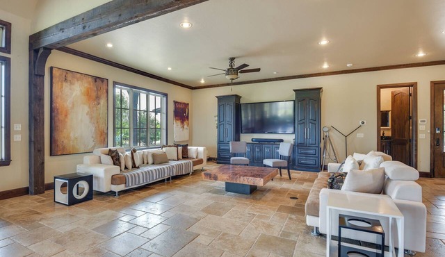 Spacious Edmond Vacation Rental w/Hot Tub!
