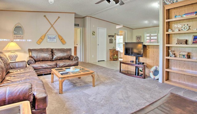 Spacious House ~ 1 Mi to Lake & Boat Ramp!