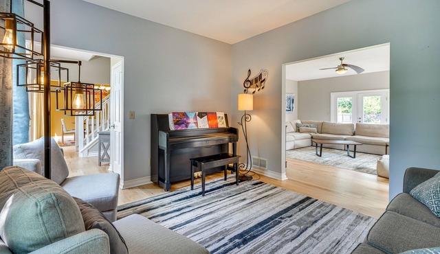 Spacious Lewis Center Home w/ Yard & Gas Grill!