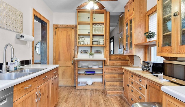 Spacious Midtown Manor