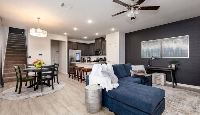 Spacious Pet Friendly | Sleeps 6