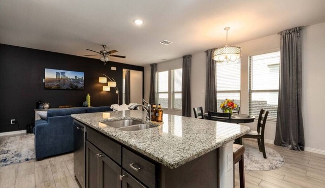 Spacious Pet Friendly - 7 Miles to Eagle Mountain Lake