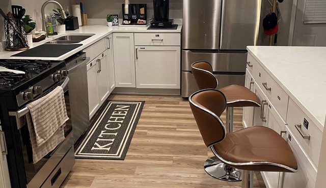 Spacious, remodeled 4-bedroom home with WiFi, AC, fire pit in charming Champaign