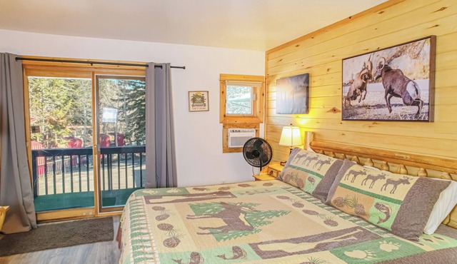 Spacious Upper-Level Hotel King with Views 201-207