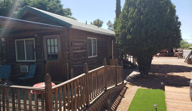 Stampede - Cabin 2 Tiny Home w/shared hot tub