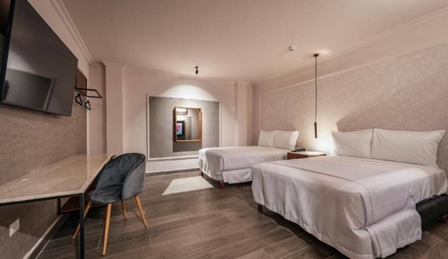 Stay, Explore, Relax – Three Stay Double Room Perfect Base for Mérida Fun in Mérida