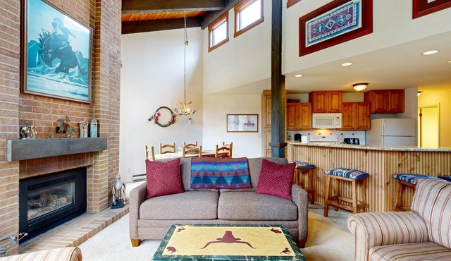 Steamboat ski lodge one block from gondola with pool & hot tubs