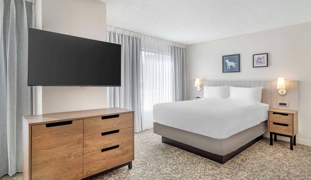 Steps from the River Walk & Alamo: Your Ideal Urban Retreat with Heated Pool!