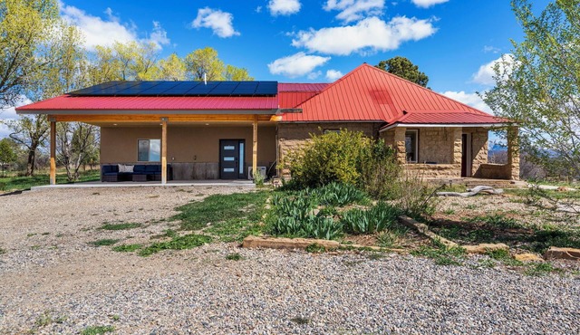 Stone House — Historic Charm, Modern Soul, Mountain Views
