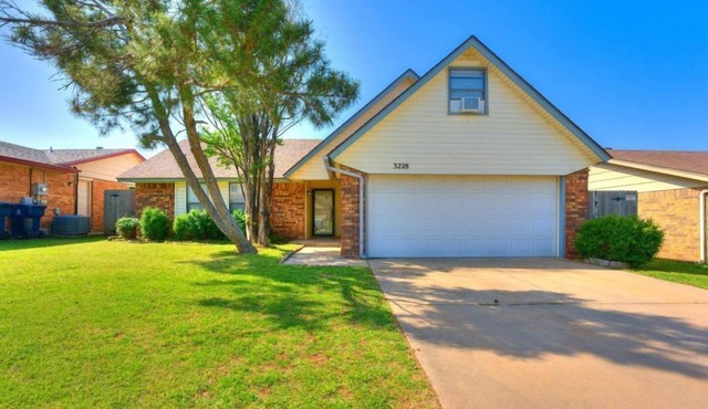 Stunning 5-Bedroom Veteran-Owned Home in Quiet OKC