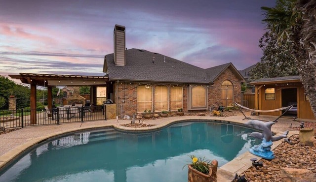 Stunning 6BR, Pool - Great for Big Groups