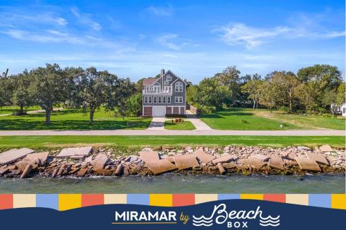Stunning bayfront home with spacious deck and incredible Galveston Bay views