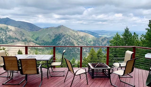 Stunning views, entire mtn home w/hot tub up to 12