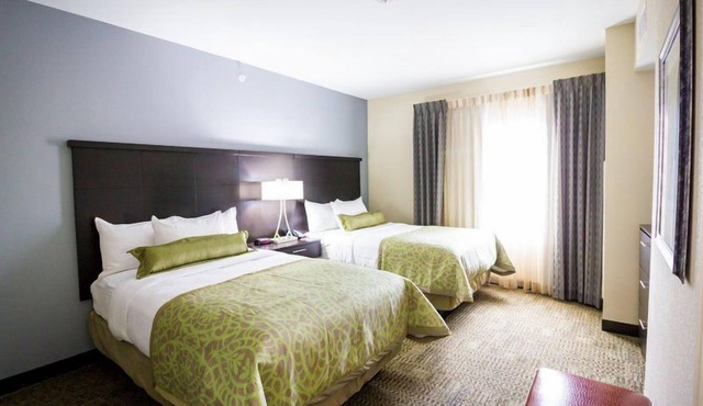 Suite with Roll in Shower | Free Wi-Fi and Free Breakfast