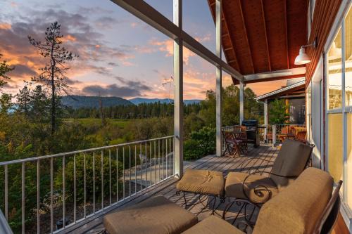 Sunset Cottage Dover Bay ID