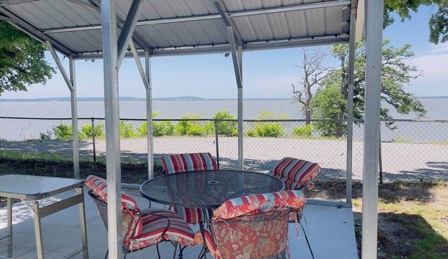 Sunset Shores RV: Waterfront and steps to boat ramp!
