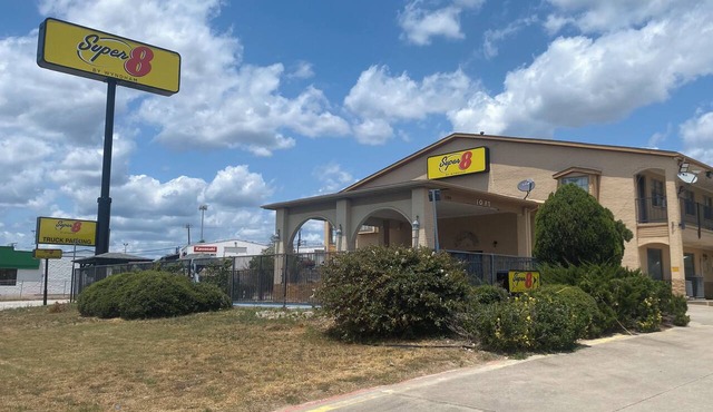 Super 8 by Wyndham Decatur Texas