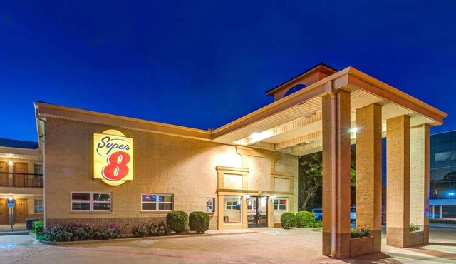 Super 8 by Wyndham Richardson Dallas