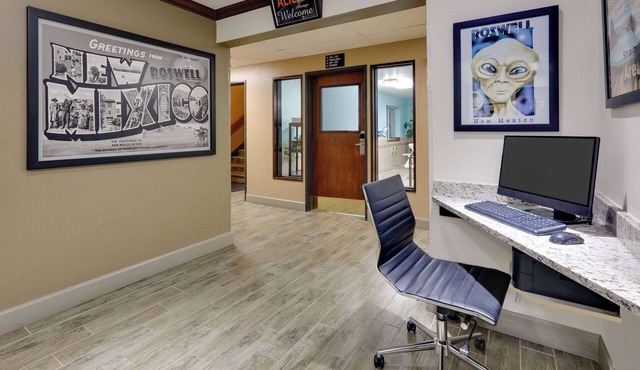 Super 8 by Wyndham Roswell