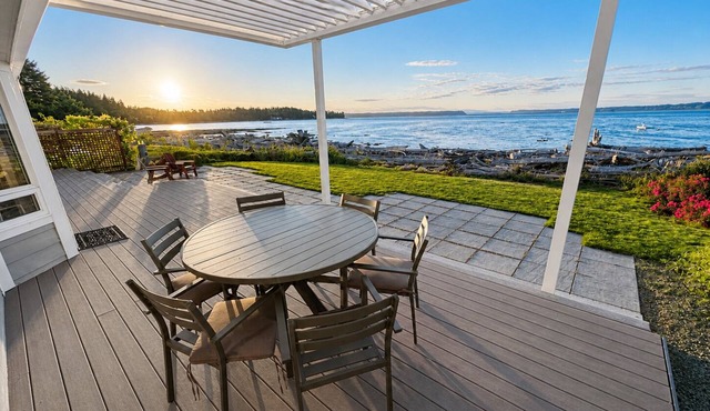 Superb 3-bedroom house on beautiful Camano Island