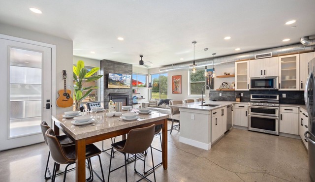 Swanky Townhome Near Old Town, Breweries and River