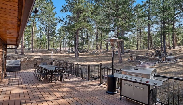 Tatanka Getaway with Hot tub & Game Room