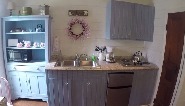 Tea For Two centrally located within the Hocking Hills