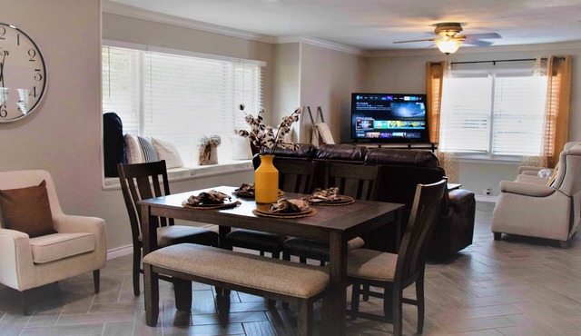 Techquila Sunrise! Rustic TX charmer sleeps 12