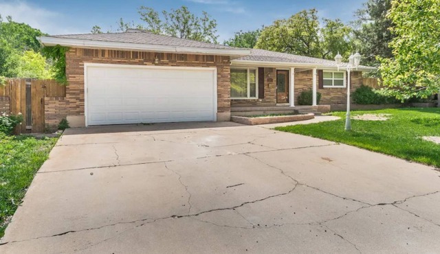 Texas Adventures Await! Sweet 3BR Home Sleeps 8