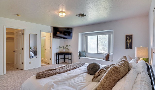 Thatcher Home w/Fenced Backyard: 3 Mi to Downtown