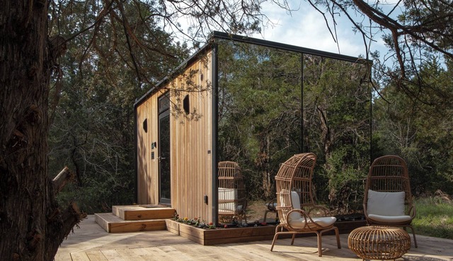 The Bloom ÖÖD Mirror House (Austin)