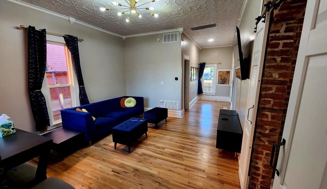 The Burrow. Cozy & Centrally Located in Downtown & Near I25.