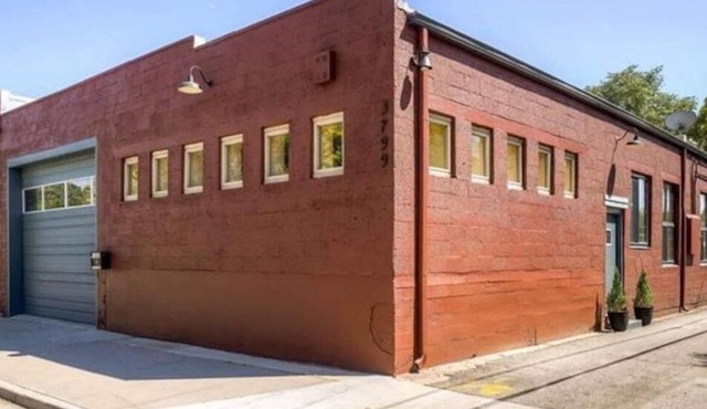 The Denver Superloft! Industrial 2BD/2BA Sleeps 4!