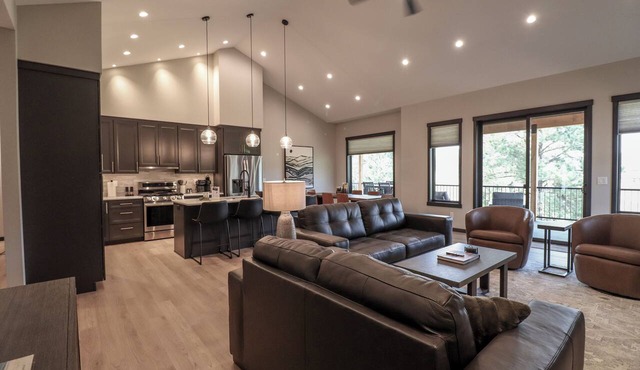 The Double Eagle Retreat | Golf Included with Hot Tub