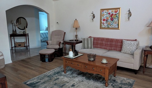 The Francis House! Right in town cutie! 3 bedrooms, 2 full baths.