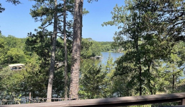The Juniper ~ Cabin Fourteen ~ Pet Friendly ~ Lakefront