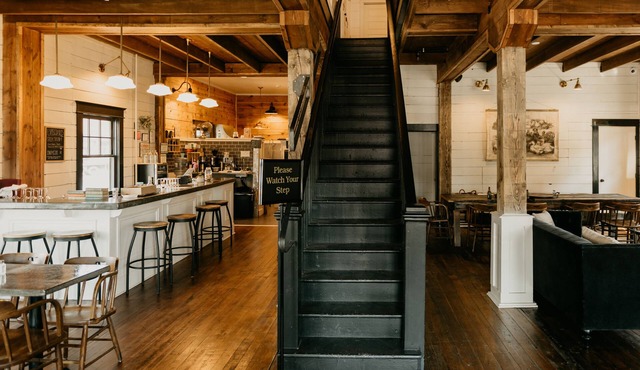 The Landing Hotel and Dining