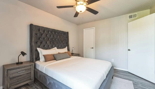 The Landry 288 | Spacious and Cozy 2 Bedroom 1bth