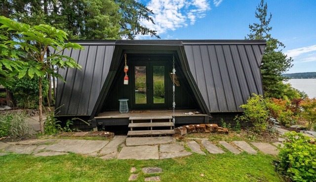 The Loft - Garden Retreat at Black Pearl on Dyes Inlet