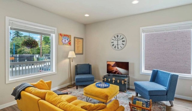 The Meadow - Elegant 3BR Getaway Near Wright Park+Gazebo
