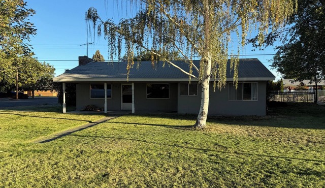 The Peterson House in Downtown Coulee City