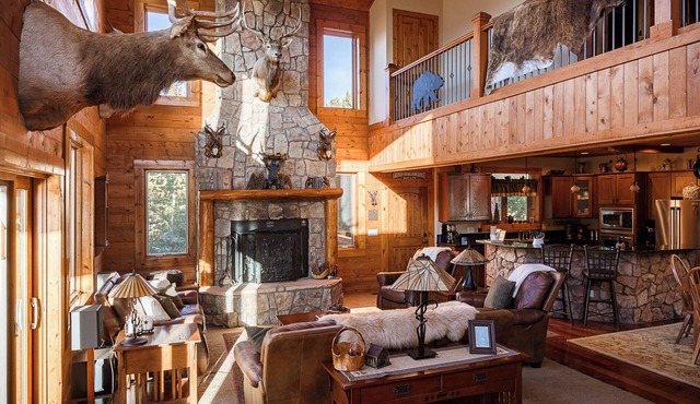 Timber Views, 2 King Suites, HotTub, Firepit