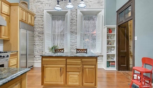 Timeless Elegance 4 Bedroom Historic Home in Lampasas, TX
