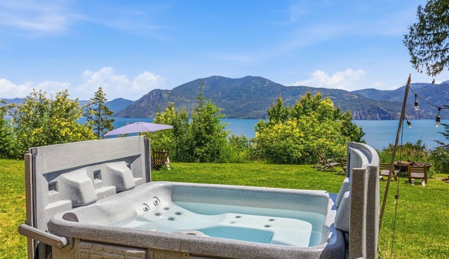 Tiny Home Paradise w/Hot Tub and Lake Views