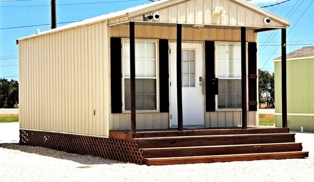 Tiny Home with Convenient Location and Boat Parking