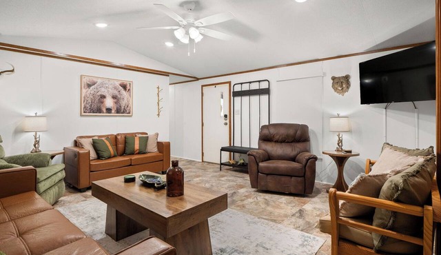 Toledo Bend - Designed for FISHERMEN! Ice Machine & Covered Parking!
