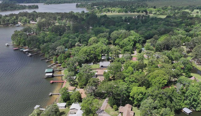 Toledo Bend Lake House: Peaceful Retreat with Direct Waterfront Access